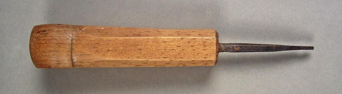 1963.0156.138, Rasp, side 2