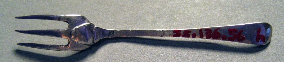 1955.0136.056 H Silver Fork underside