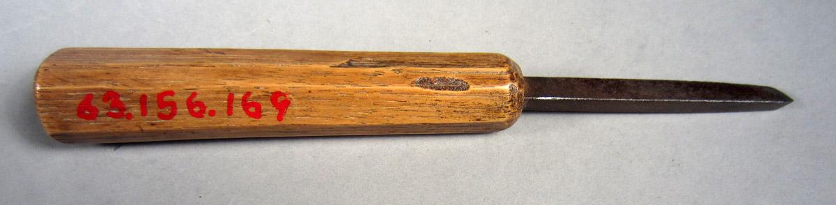 1963.0156.169 Turning tool, View 2 alt