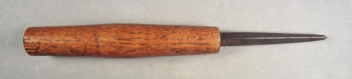 1963.0156.206, Lathe tool, side 1