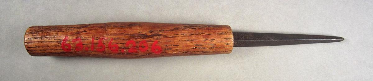 1963.0156.206, Lathe tool, side 2