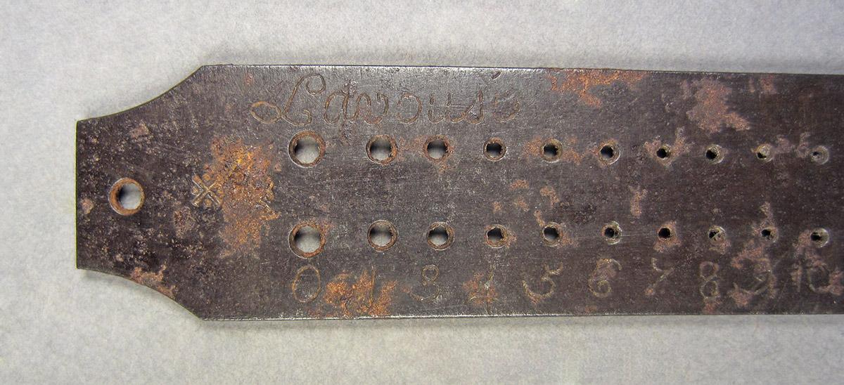 1963.0156.249, Gauge, body detail