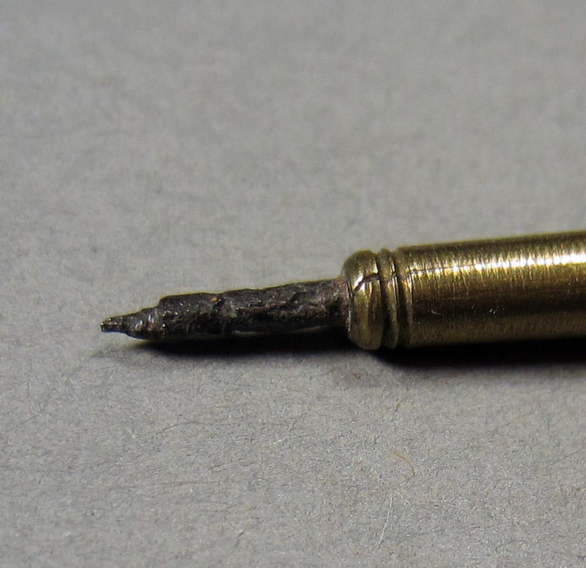 1963.0156.264 Pivot drill hole, Detail