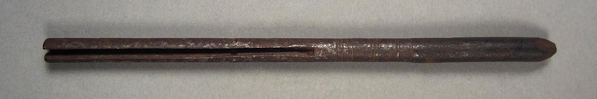 1963.0156.265, Tool, side 1