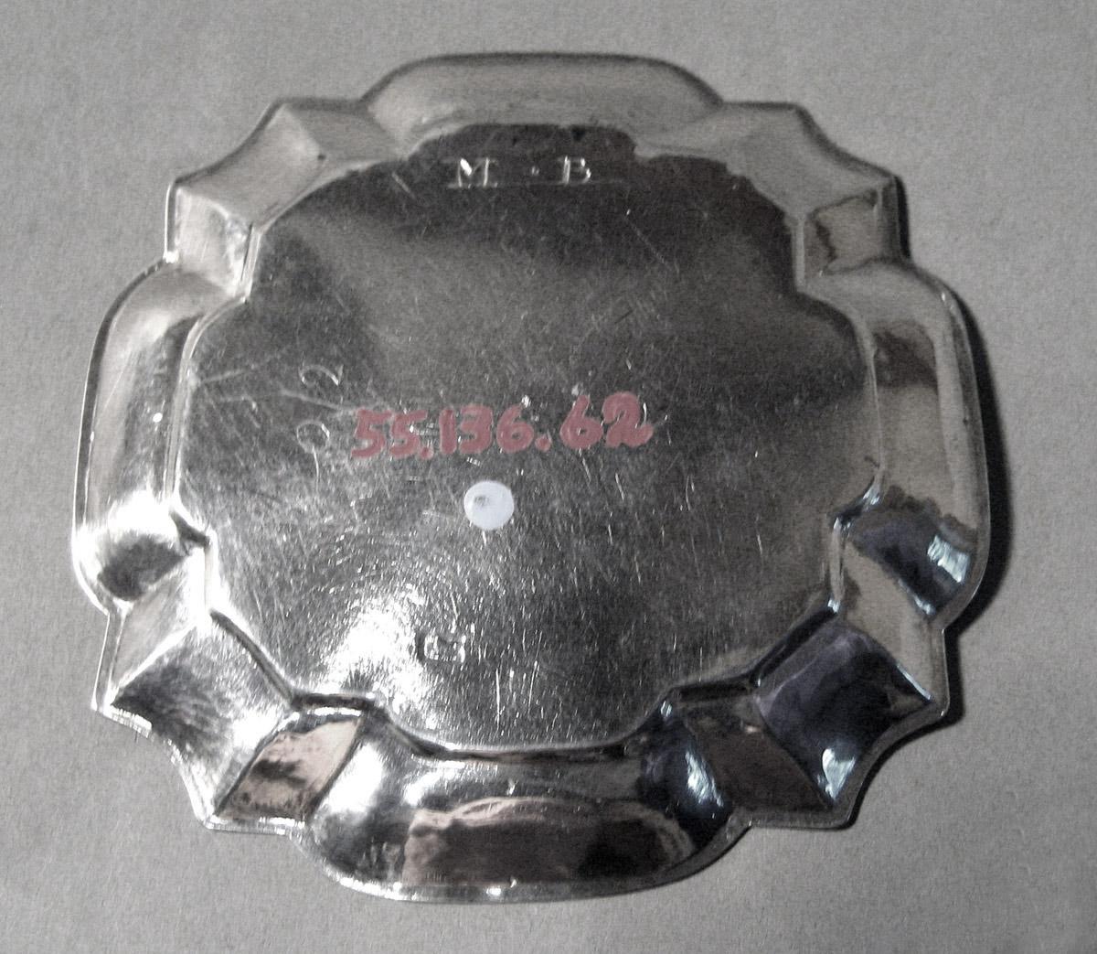 1955.0136.062 Silver Salver underside