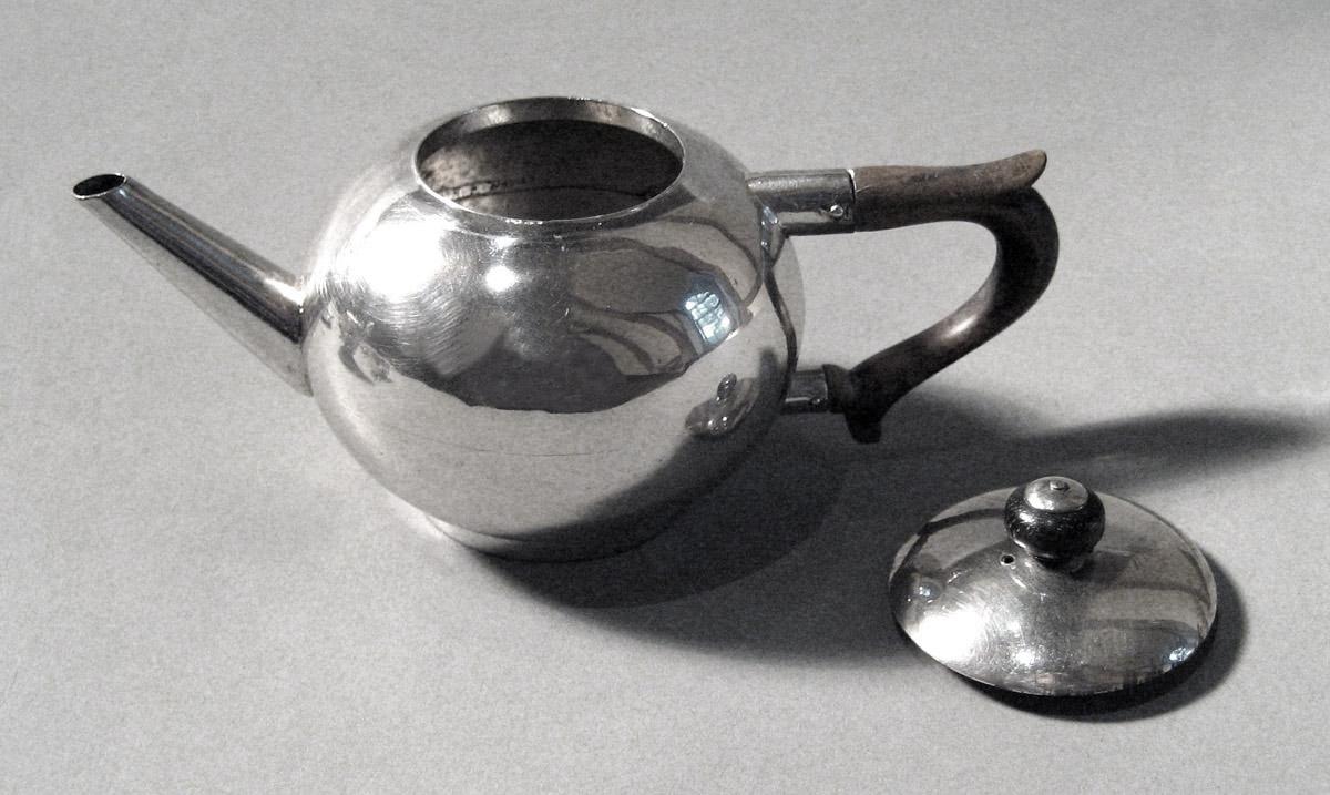1955.0136.064 A, B Silver Teapot open