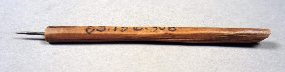 1963.0156.308 Oiling rod, View 2