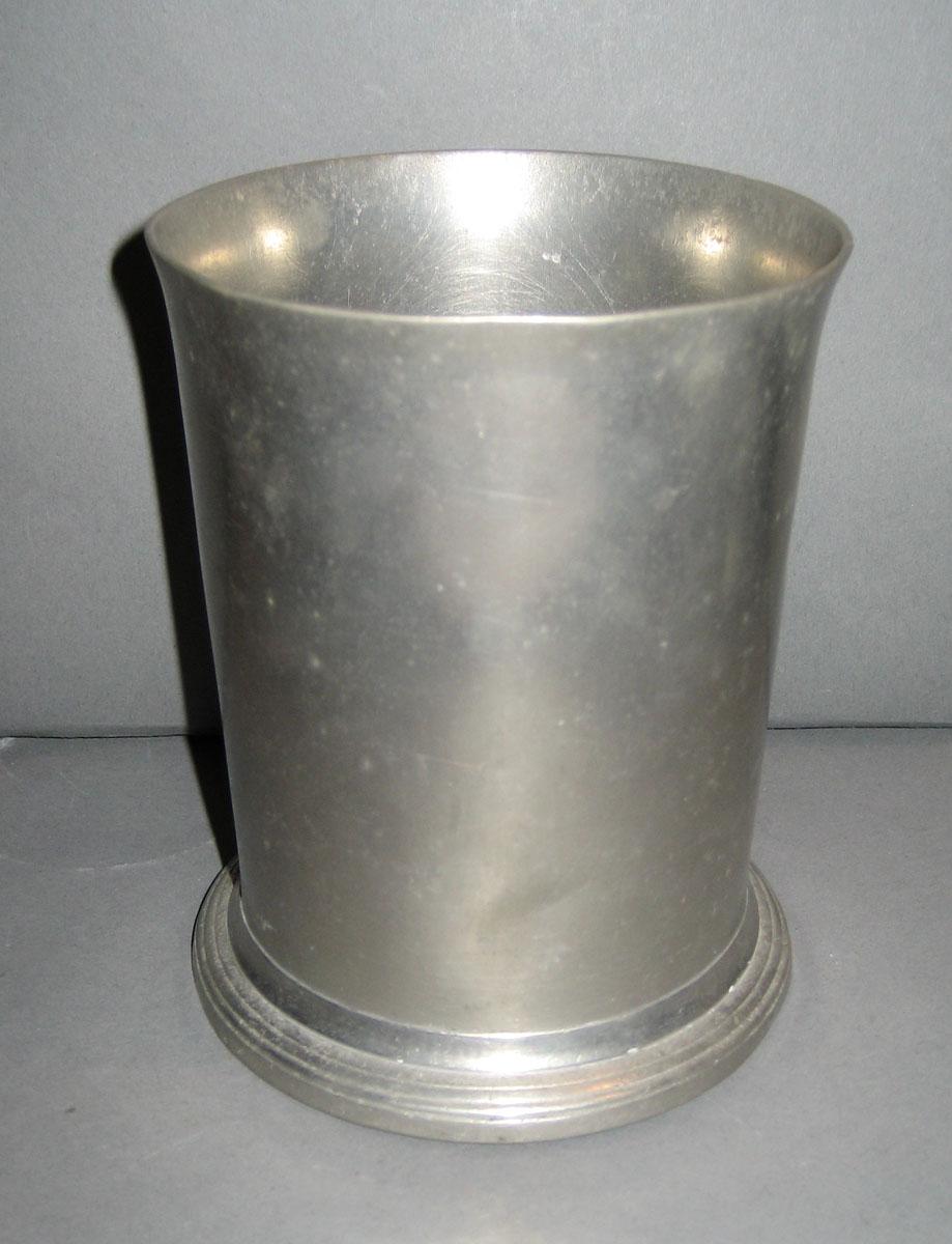 1963.0534 Beaker