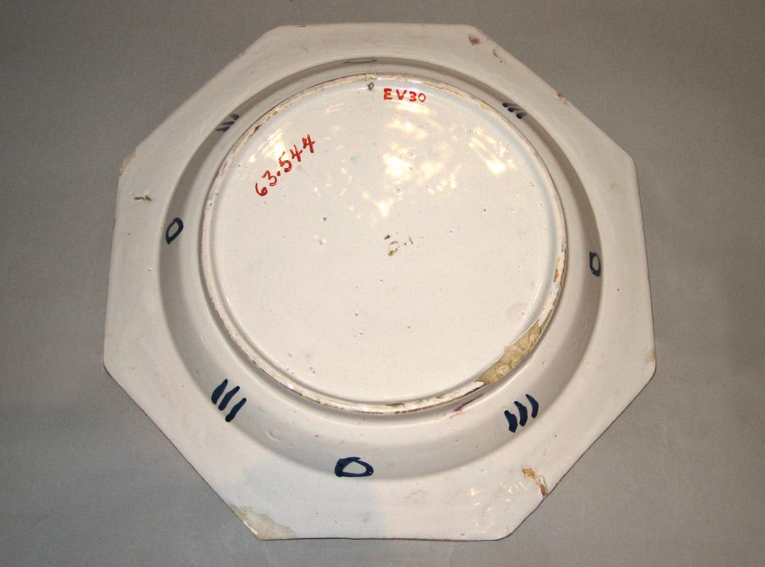 1963.0544 Plate underside