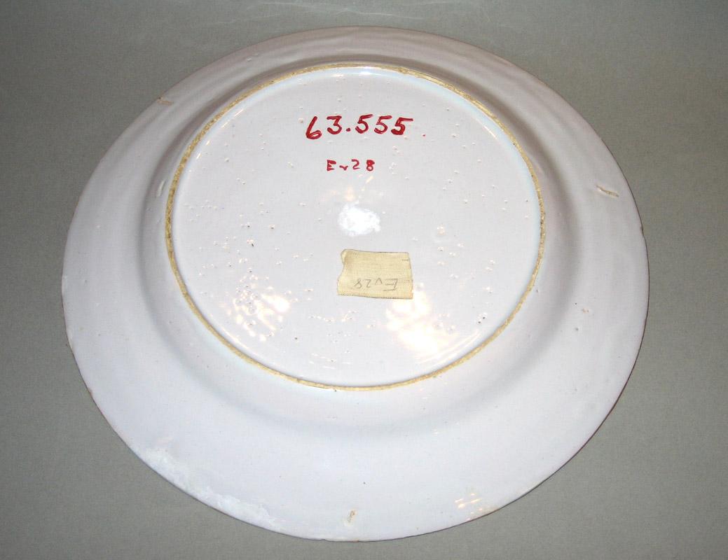 1963.0555 Plate underside