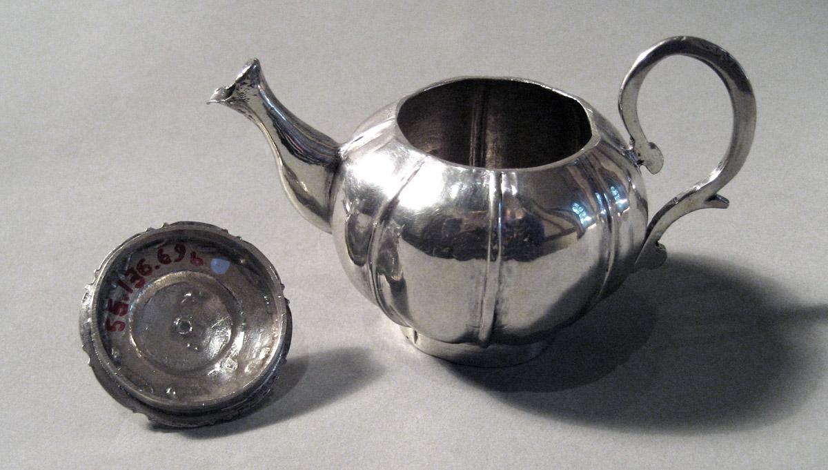 1955.0136.069 A, B Silver Teapot open