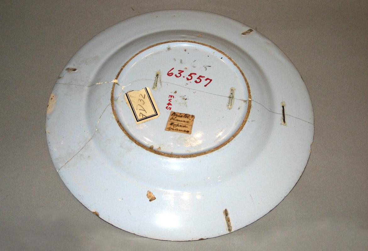 1963.0557 Plate underside