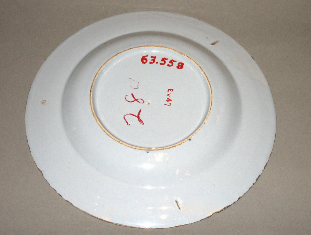 1963.0558 Plate underside