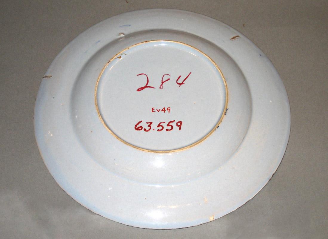 1963.0559 Plate underside