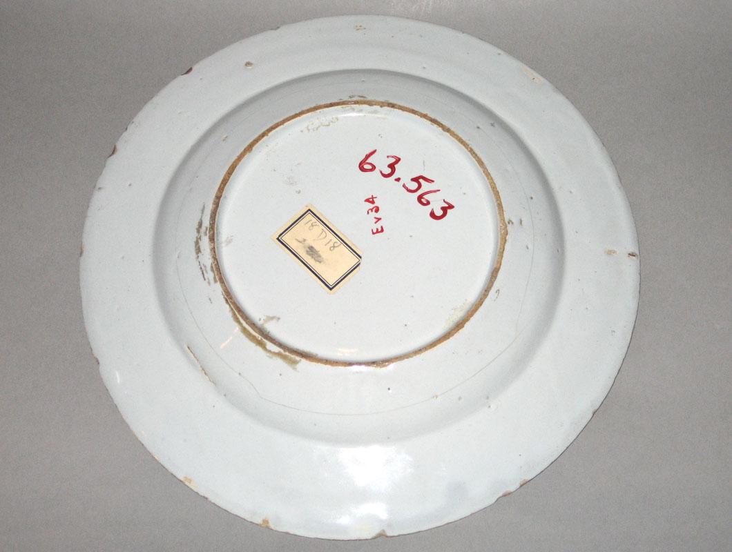 1963.0563 Plate underside