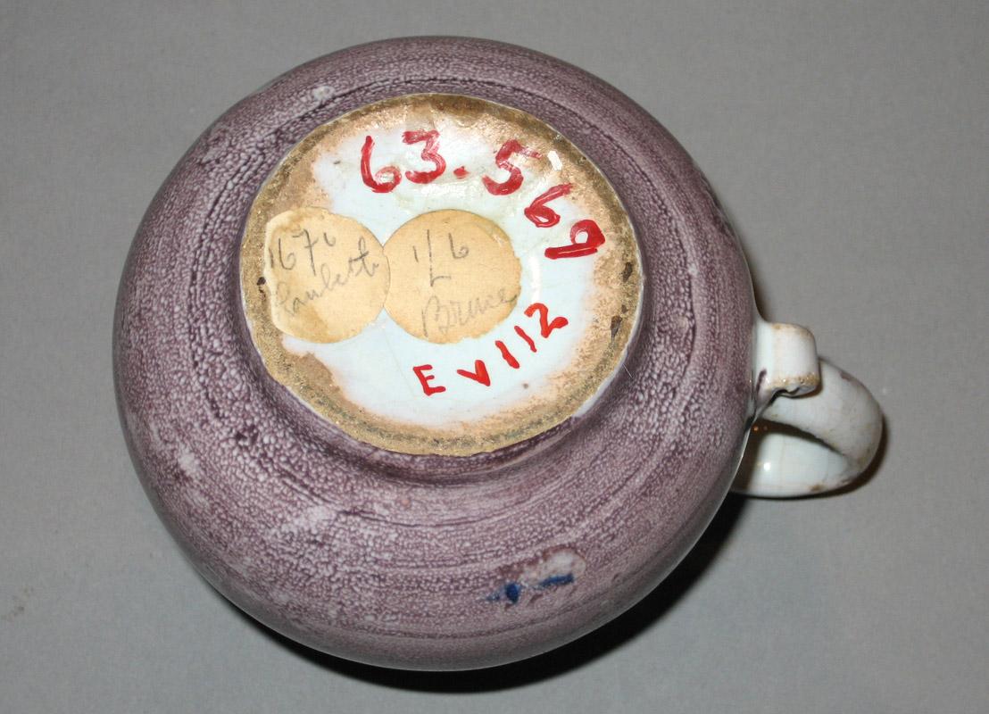 1963.0569 Mug underside