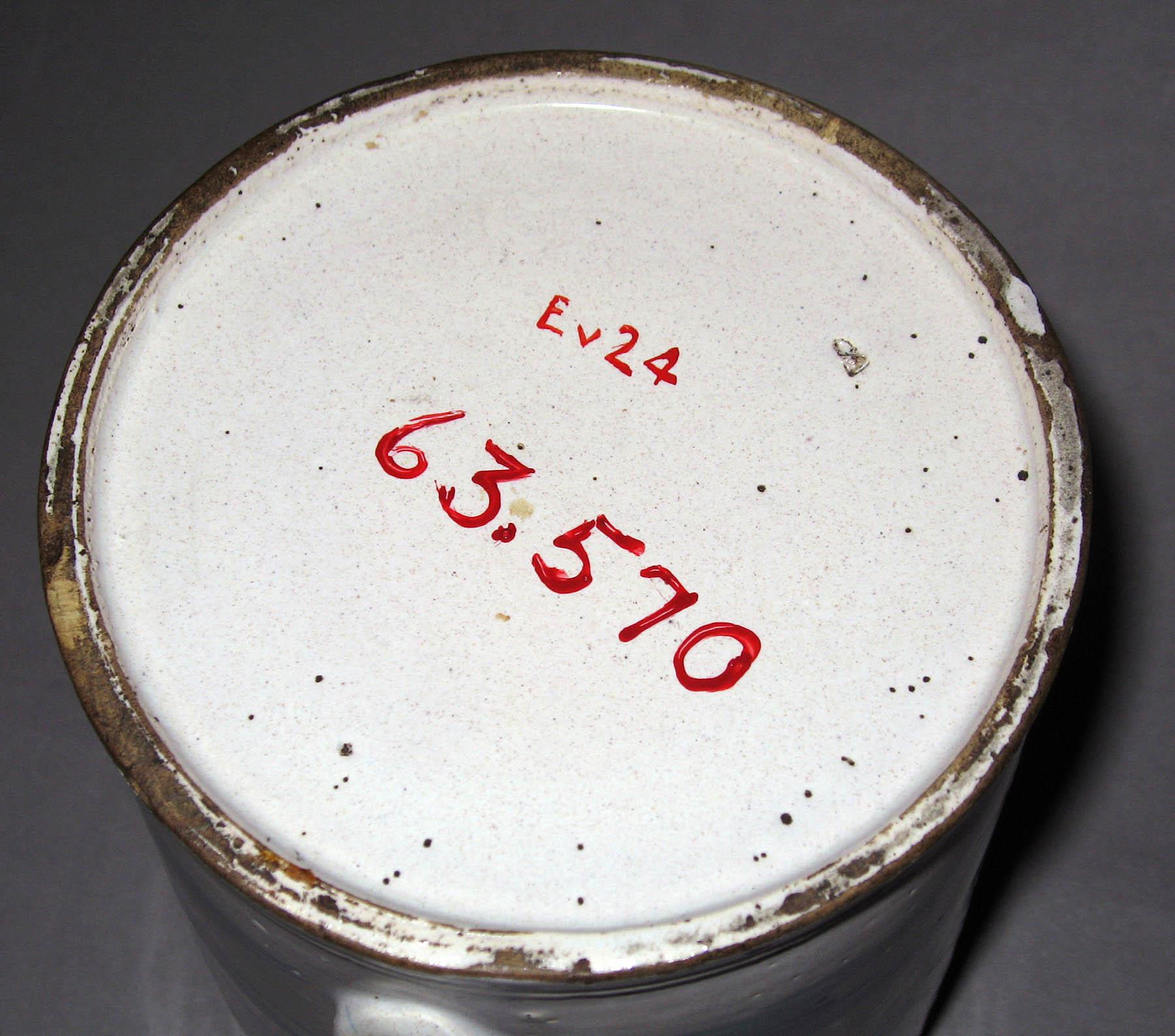 1963.0570 Earthenware mug (underside)