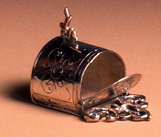 1955.0136.071 Miniature Wall Lavabo