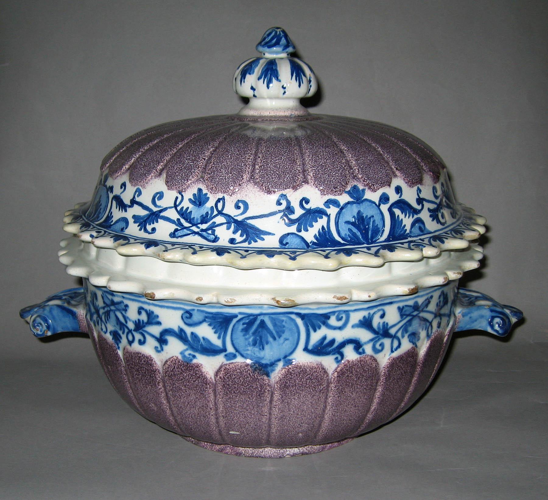 1963.0575 A, B Earthenware tureen