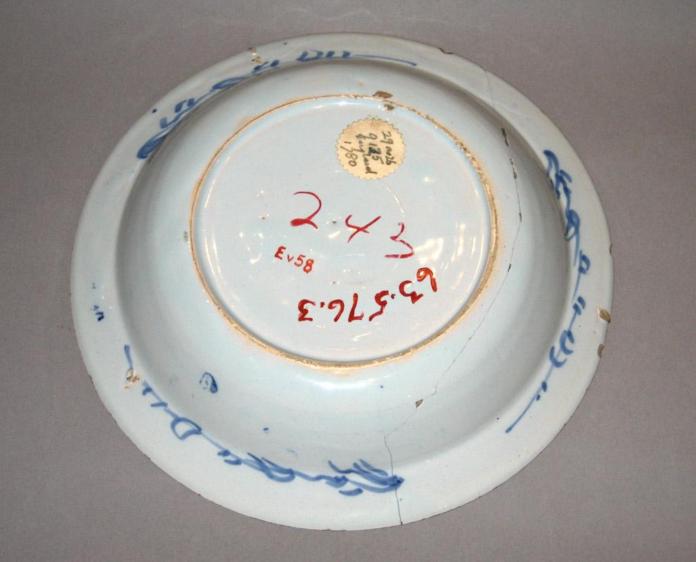 1963.0576.003 plate or bowl underside