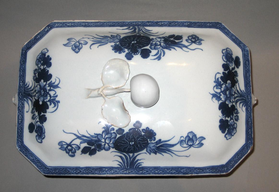 1963.0578 tureen upper