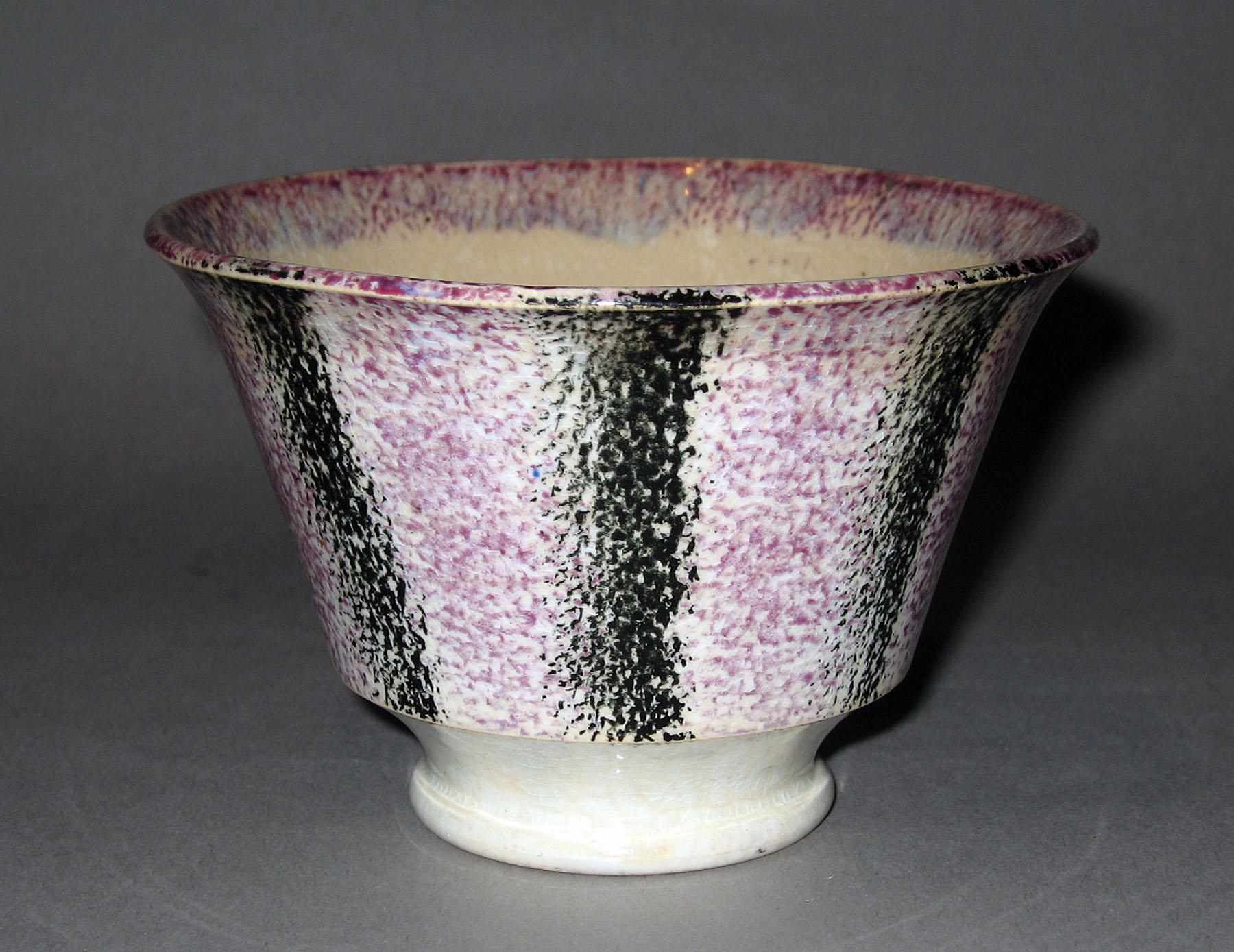 1963.0591 Spatterware teabowl