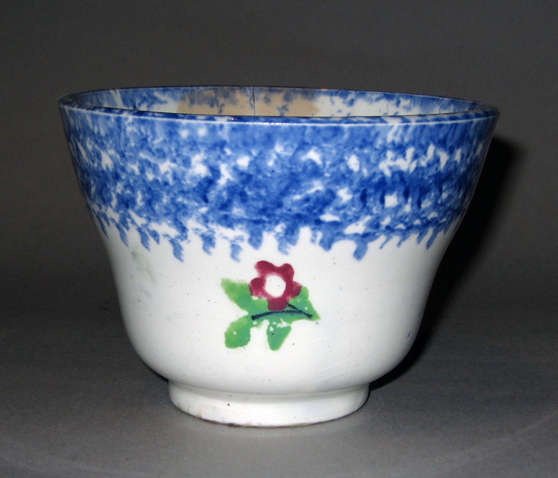 1963.0595.002 Spatterware teabowl