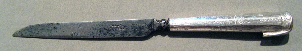 1955.0136.075 Silver Knife side 1