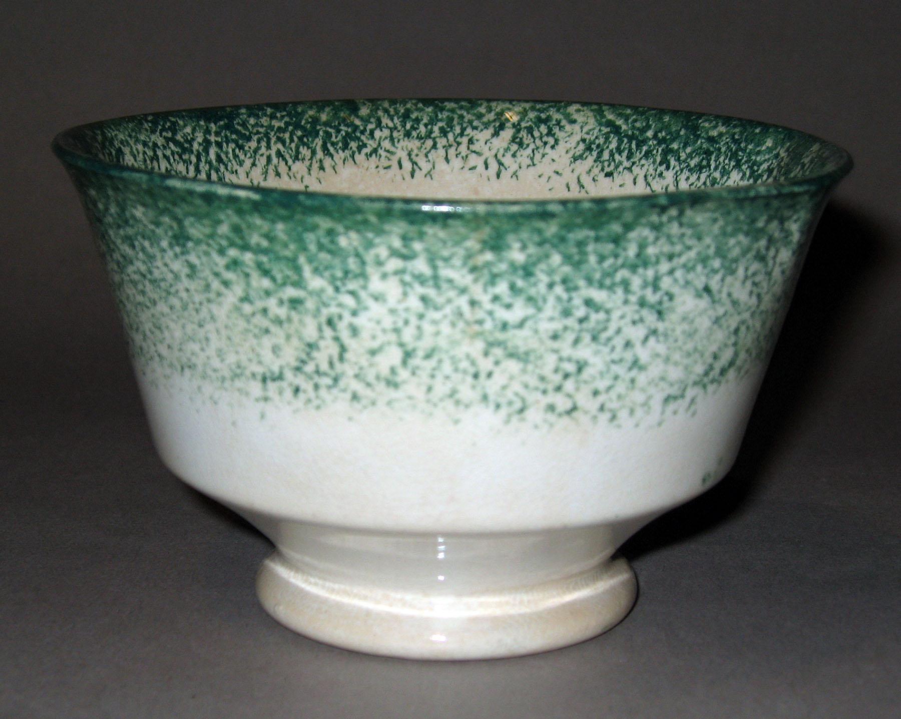 1963.0598.001 Spatterware tea bowl