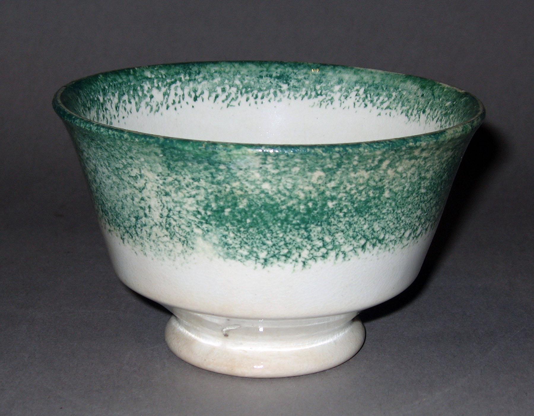 1963.0598.002 Spatterware tea bowl