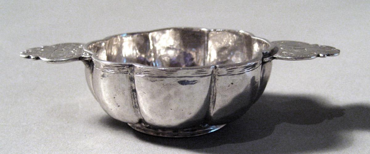 1955.0136.076 Silver Porringer side view