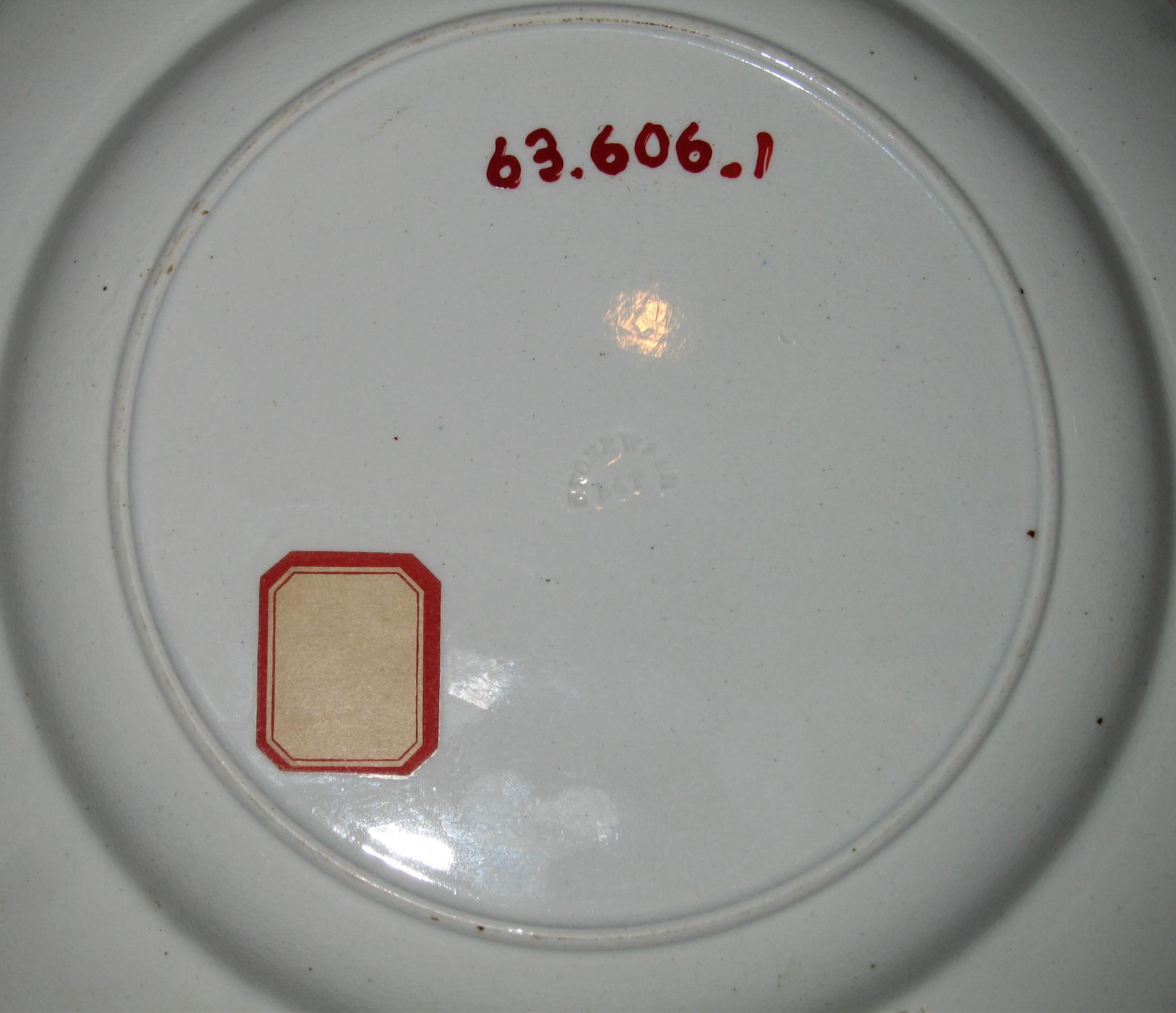 1963.0606.001 Spatterware plate (detail)