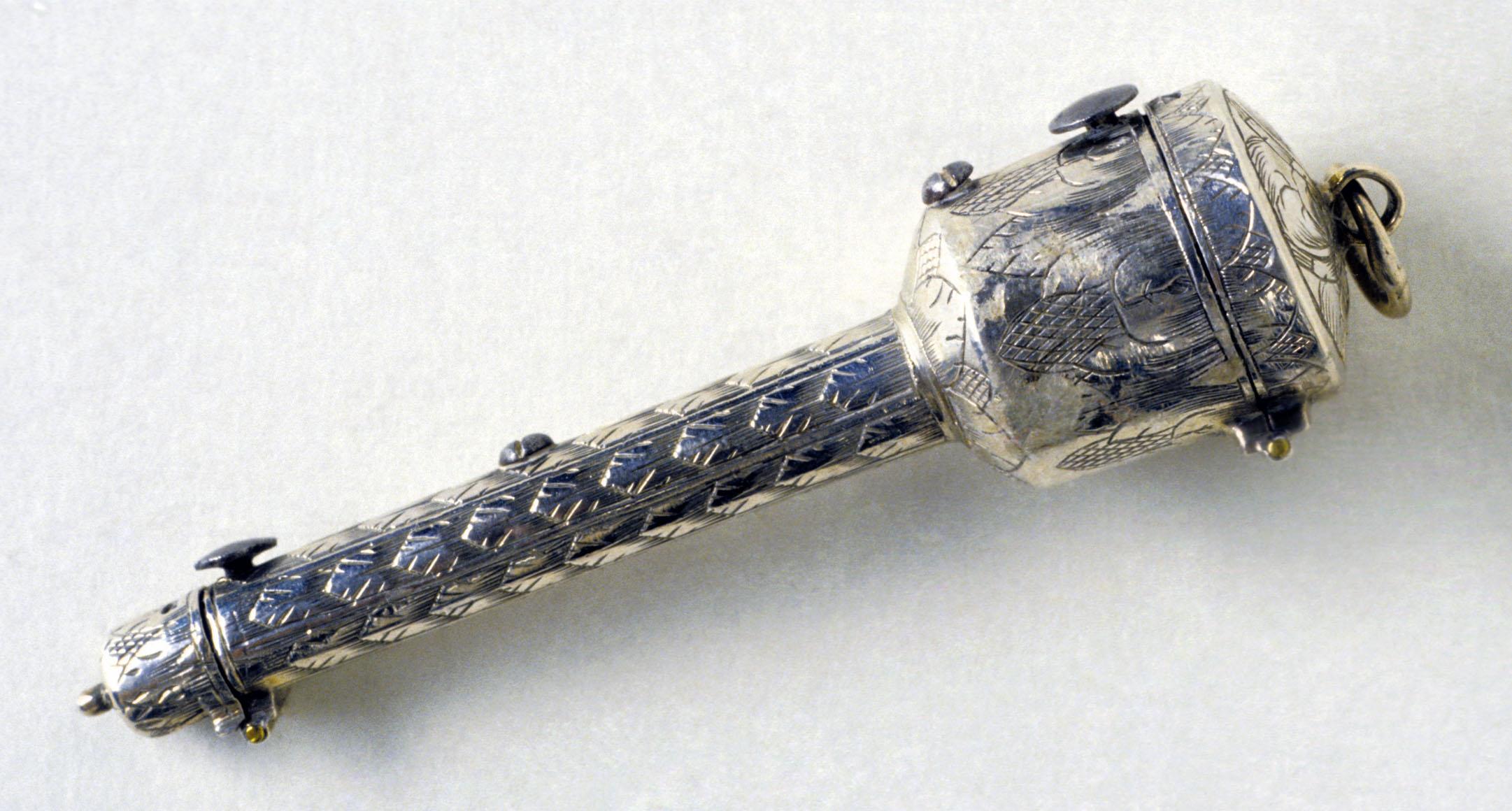 1955.0136.079 Tool (for sewing), Needle & Thimble Case