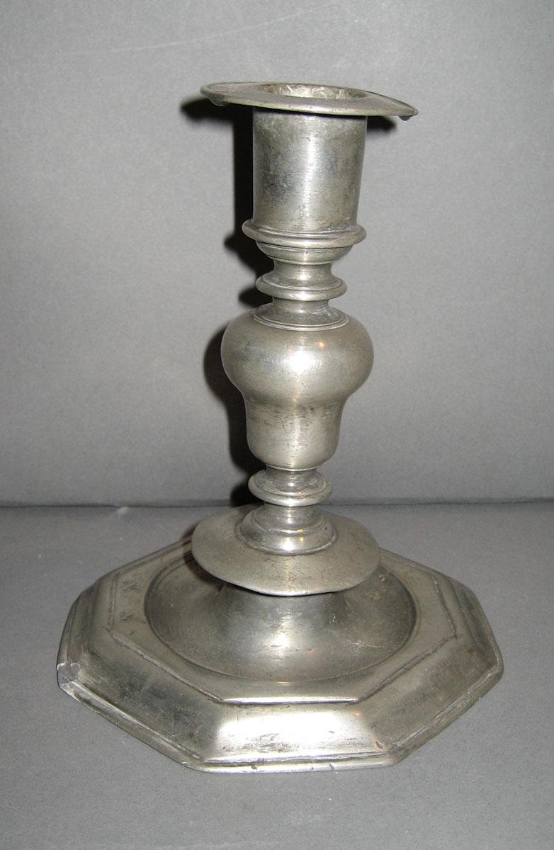 1963.0631.001 Candlestick