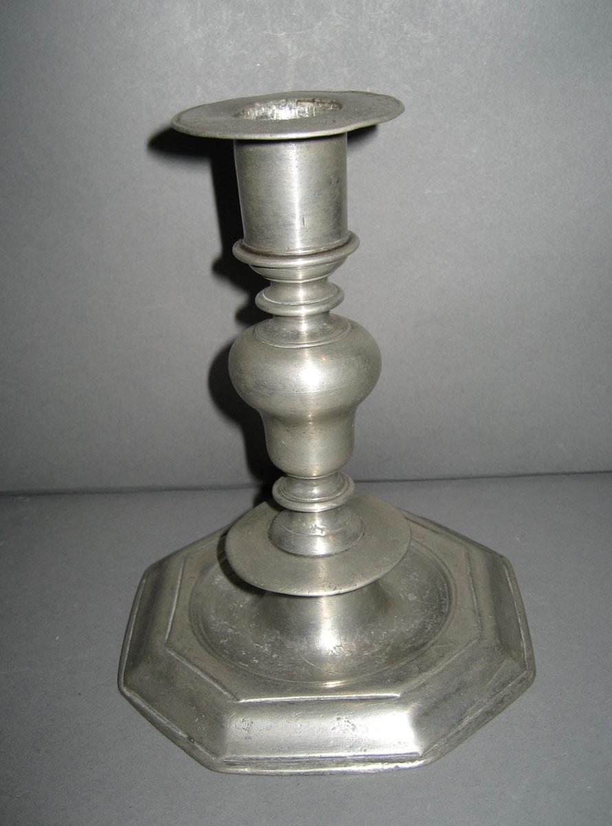1963.0631.002 Candlestick