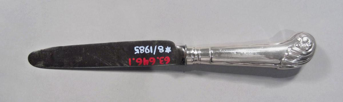 1963.0646.001 Knife, underside