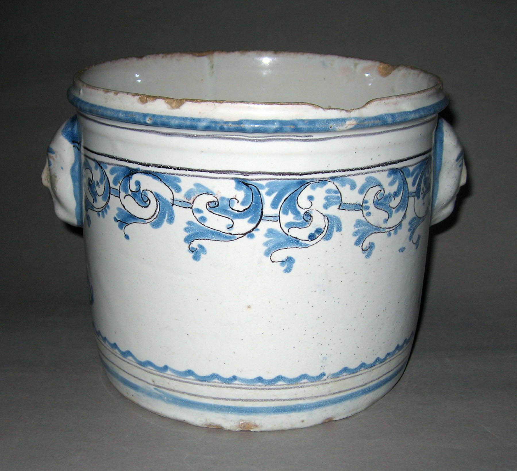 1963.0648 Earthenware pot