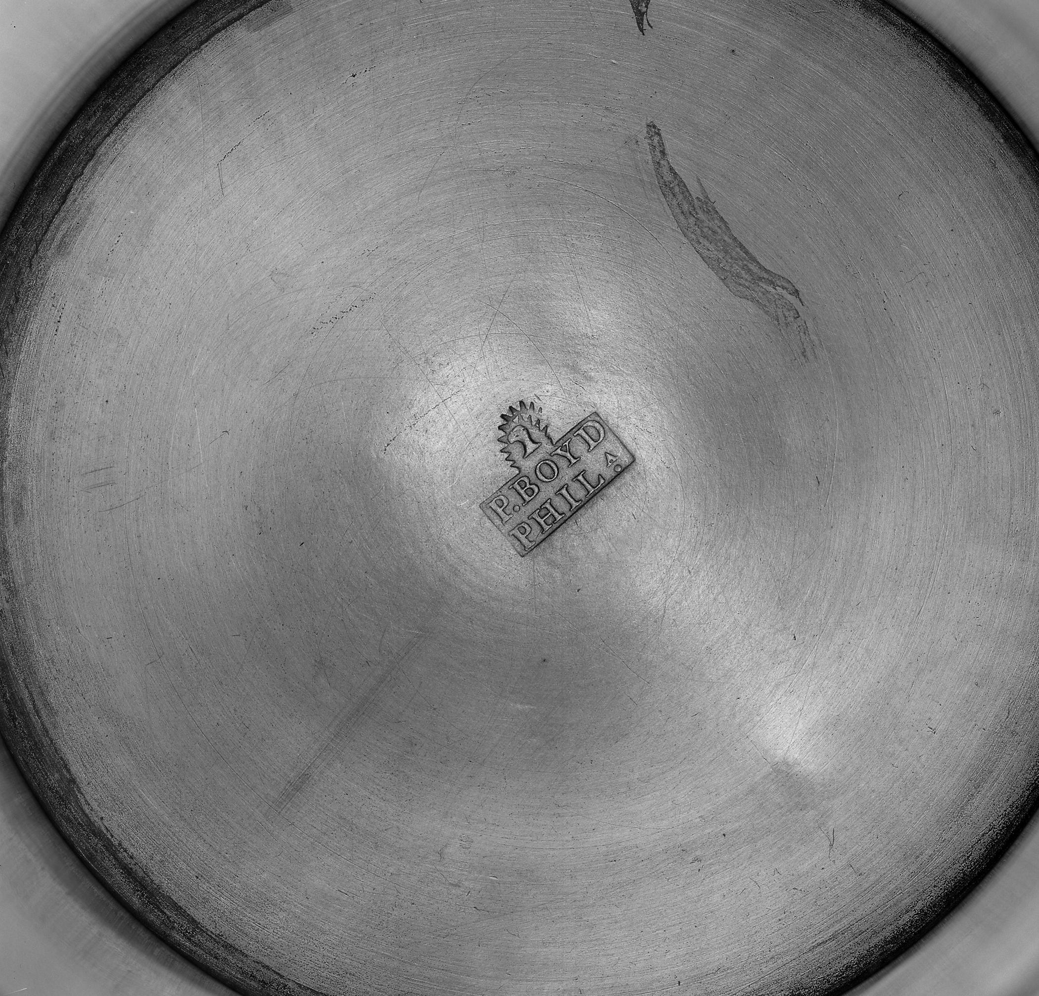 1963.0652 Pewter plate (mark)