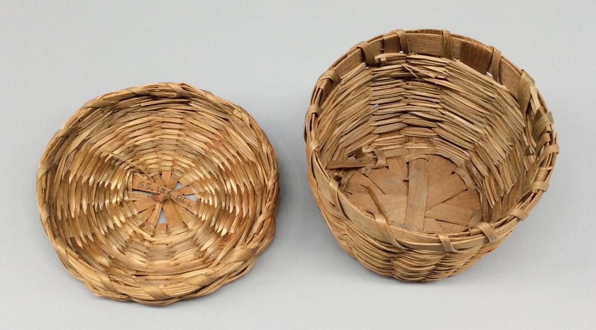 1955.0136.086 A B Basket, view 3