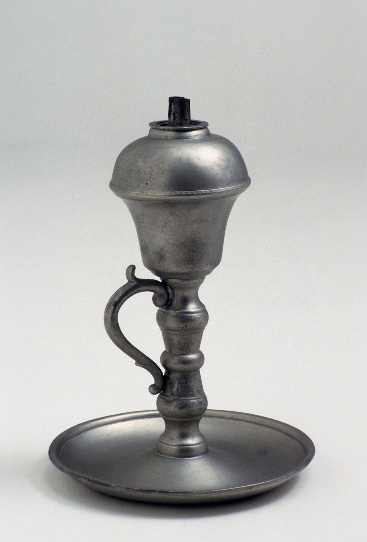 1963.0657 Pewter lamp