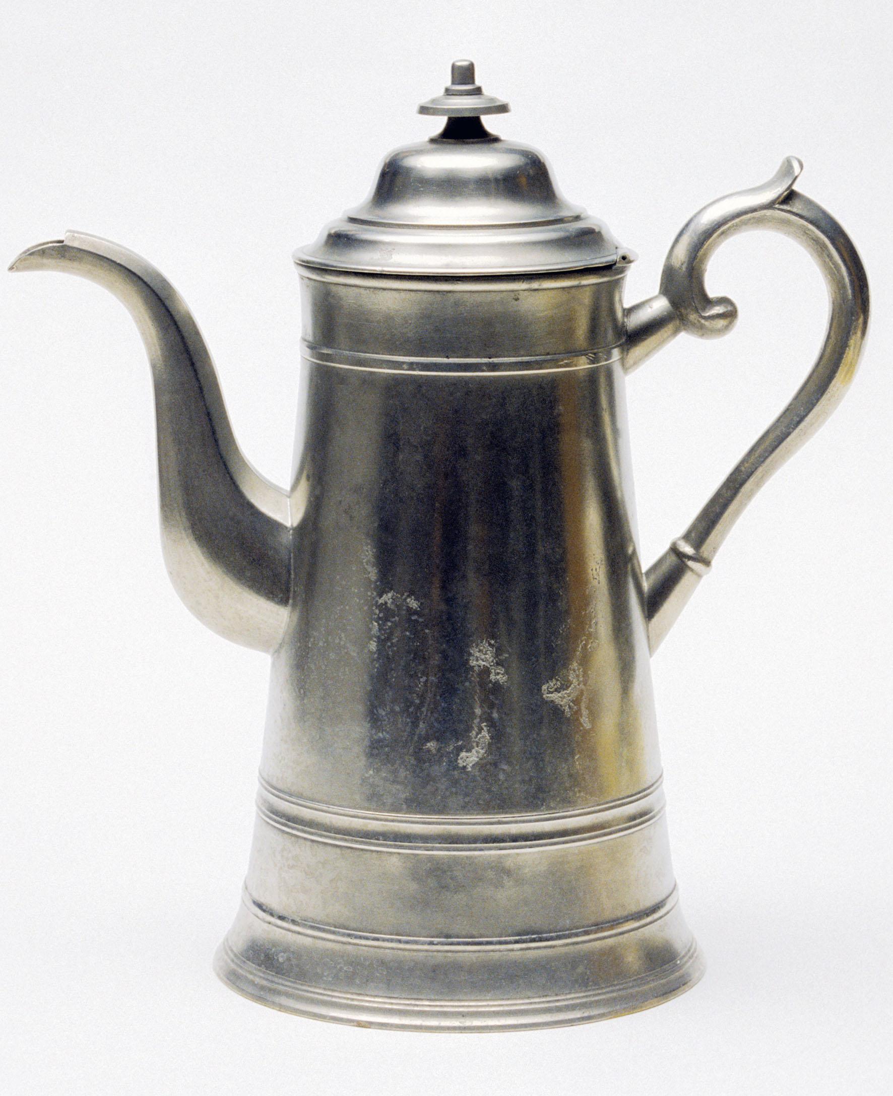 1963.0667 Teapot, view 1