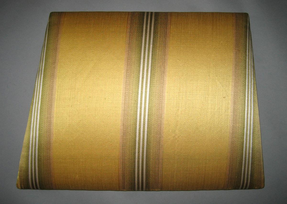1963.0681.002 slip seat