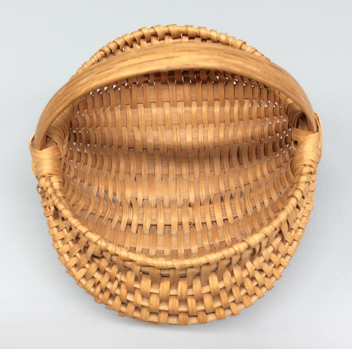 1955.0136.088 Basket, view 3