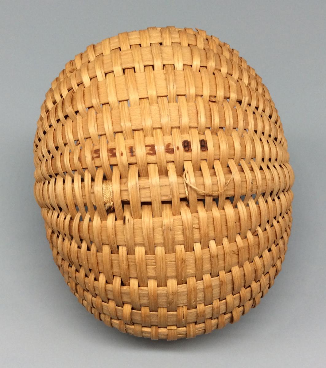 1955.0136.088 Basket, view 4