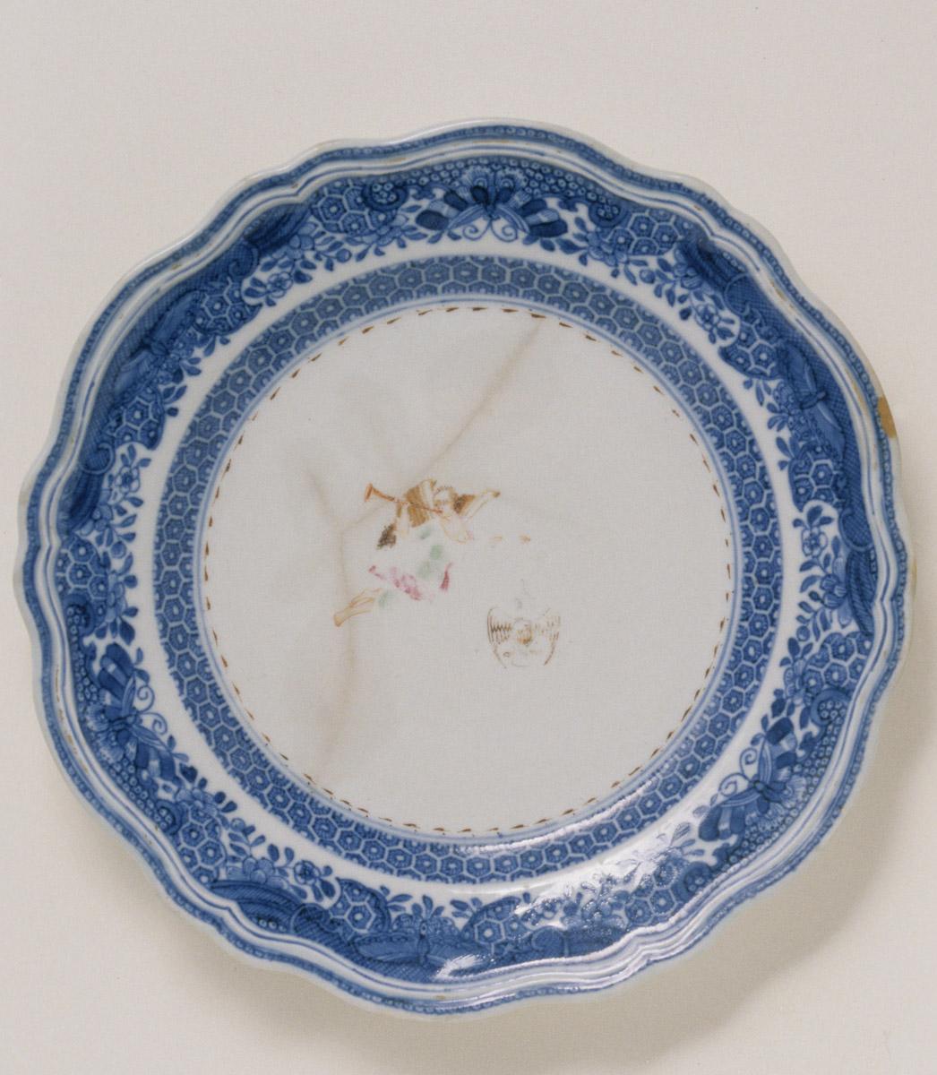 1963.0700.001 Plate, view 3