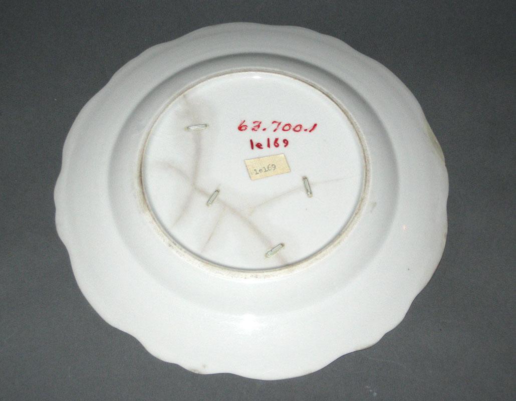 1963.0700.001 Plate, underside