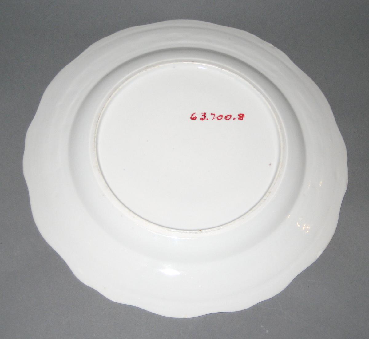 1963.0700.008 Porcelain plate, back