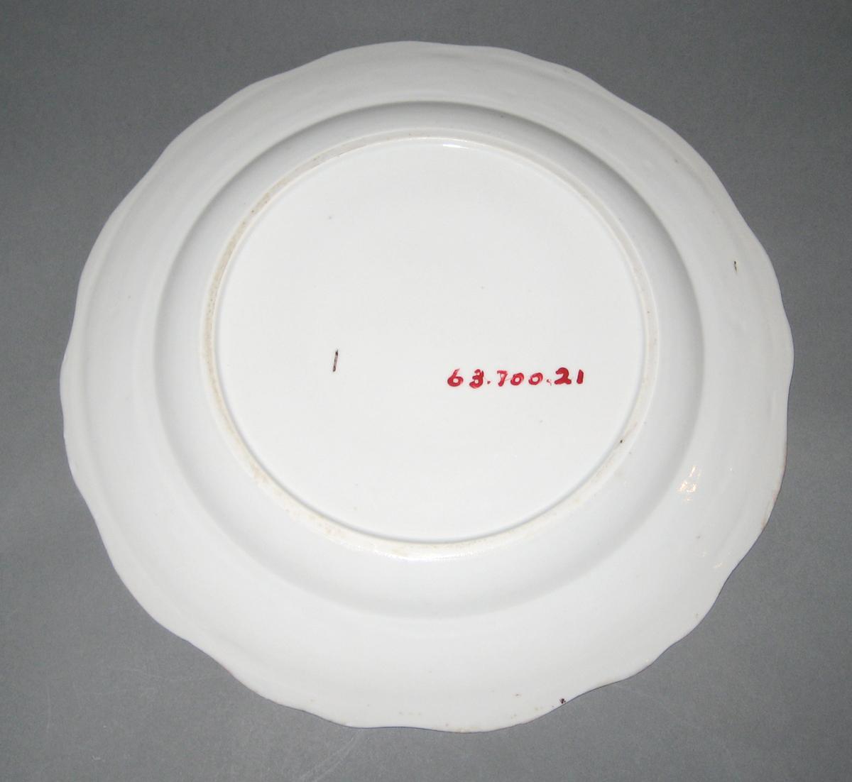 1963.0700.021 Porcelain plate, back