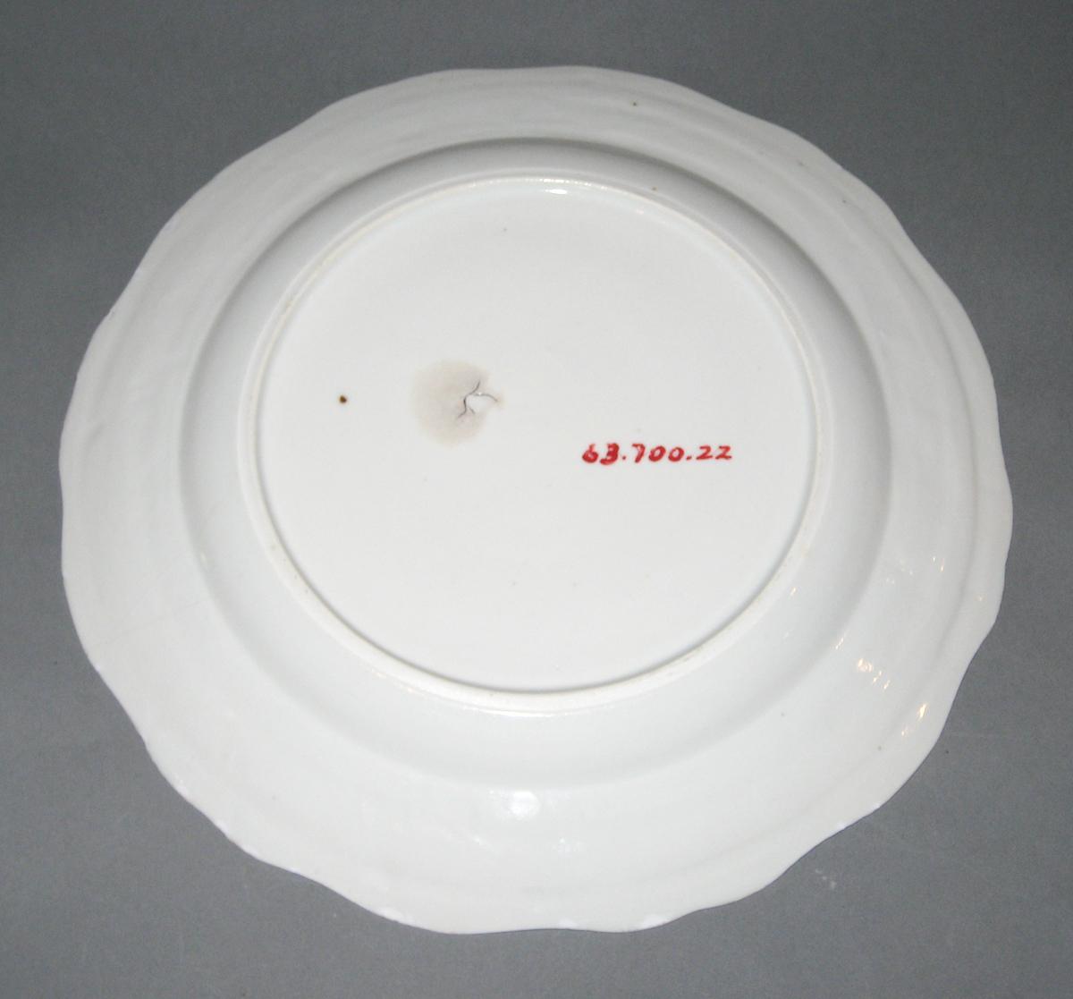 1963.0700.022 Porcelain plate, back