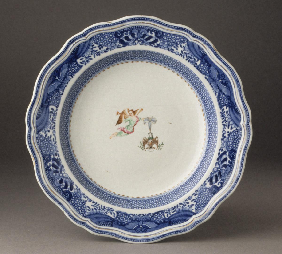 1963.0700.039 Plate or bowl, view 3